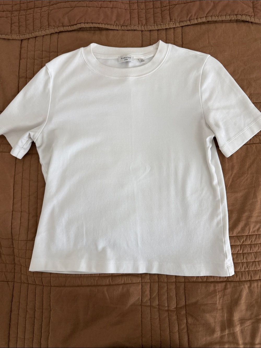 Women’s Aritzia White Crewneck Cropped Short Sleeve Tee - Size XS